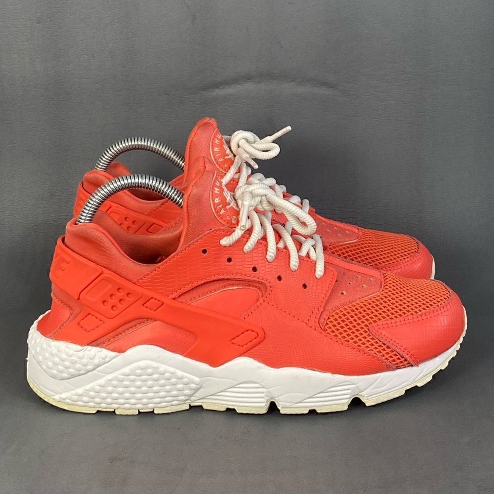 Nike Women's Air Huarache Run SE Rush Coral sneaker shoe size 8.5